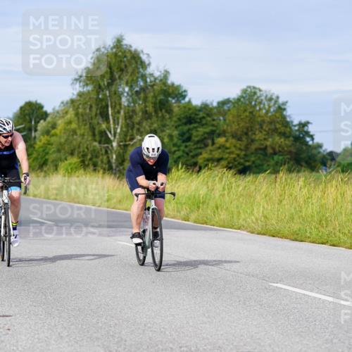 31.08.2025 - Elbe Triathlon Hamburg Michael Burmester http://msf.ph/oto/8673093 31.08.2025 10:10:24 Radfahren 590, 631, 680, 715, 716, 809, 910 meine-sportfotos.de