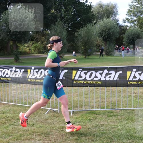 31.08.2025 - Elbe Triathlon Hamburg Luisa Fischer http://msf.ph/oto/8673095 31.08.2025 10:08:37 Laufen 283 meine-sportfotos.de