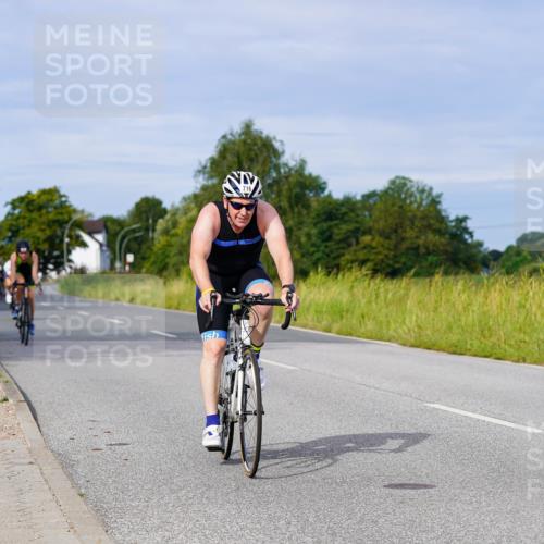 31.08.2025 - Elbe Triathlon Hamburg Michael Burmester http://msf.ph/oto/8673102 31.08.2025 10:10:25 Radfahren 590, 631, 680, 715, 716, 809, 910 meine-sportfotos.de