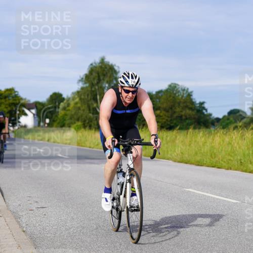 31.08.2025 - Elbe Triathlon Hamburg Michael Burmester http://msf.ph/oto/8673107 31.08.2025 10:10:25 Radfahren 590, 631, 680, 715, 716, 809, 910 meine-sportfotos.de