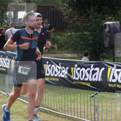 31.08.2025 - Elbe Triathlon Hamburg Luisa Fischer http://msf.ph/oto/8673137 31.08.2025 11:01:01 Laufen 689 meine-sportfotos.de