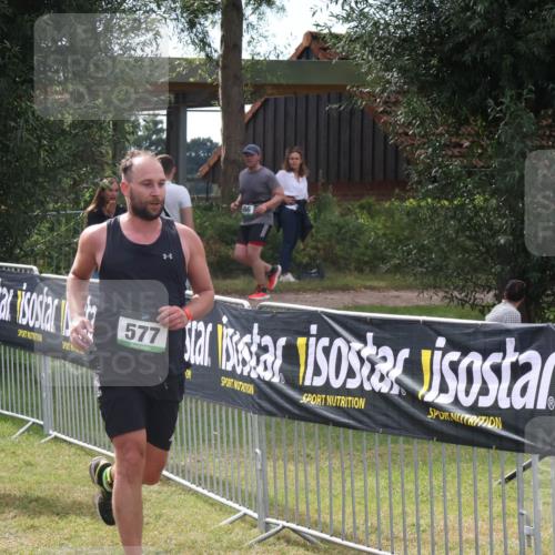 31.08.2025 - Elbe Triathlon Hamburg Luisa Fischer http://msf.ph/oto/8673146 31.08.2025 11:01:05 Laufen 717, 577 meine-sportfotos.de