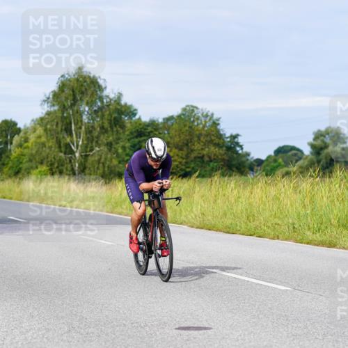 31.08.2025 - Elbe Triathlon Hamburg Michael Burmester http://msf.ph/oto/8673149 31.08.2025 10:10:31 Radfahren 558, 631, 678, 680, 715, 829 meine-sportfotos.de