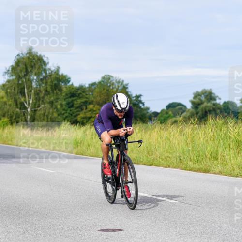 31.08.2025 - Elbe Triathlon Hamburg Michael Burmester http://msf.ph/oto/8673157 31.08.2025 10:10:31 Radfahren 558, 631, 678, 680, 715, 829 meine-sportfotos.de