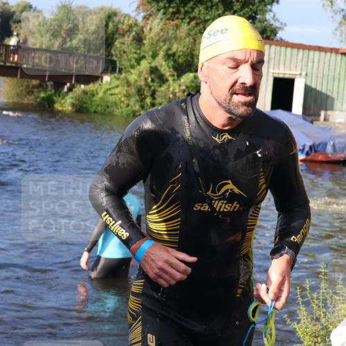 31.08.2025 - Elbe Triathlon Hamburg Luisa Fischer http://msf.ph/oto/8673161 31.08.2025 08:41:57 Schwimmen 325 meine-sportfotos.de