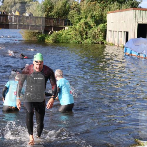 31.08.2025 - Elbe Triathlon Hamburg Luisa Fischer http://msf.ph/oto/8673167 31.08.2025 08:42:08 Schwimmen 343, 364 meine-sportfotos.de