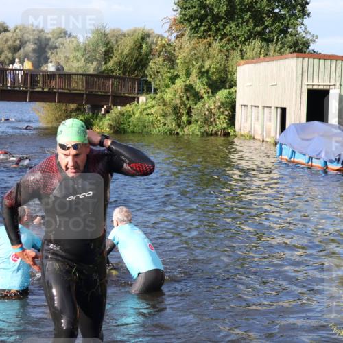 31.08.2025 - Elbe Triathlon Hamburg Luisa Fischer http://msf.ph/oto/8673178 31.08.2025 08:42:10 Schwimmen 300, 343, 364 meine-sportfotos.de