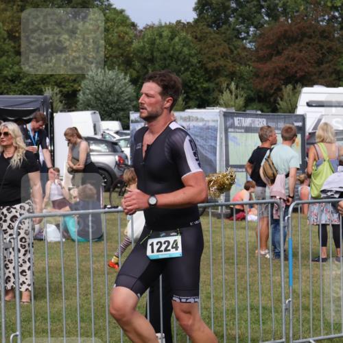 31.08.2025 - Elbe Triathlon Hamburg Luisa Fischer http://msf.ph/oto/8673198 31.08.2025 11:01:28 Laufen 1224, 1208 meine-sportfotos.de