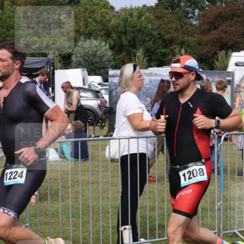 31.08.2025 - Elbe Triathlon Hamburg Luisa Fischer http://msf.ph/oto/8673200 31.08.2025 11:01:28 Laufen 1224, 1208 meine-sportfotos.de