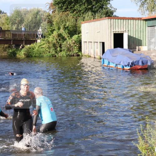 31.08.2025 - Elbe Triathlon Hamburg Luisa Fischer http://msf.ph/oto/8673202 31.08.2025 08:42:18 Schwimmen 300, 352 meine-sportfotos.de