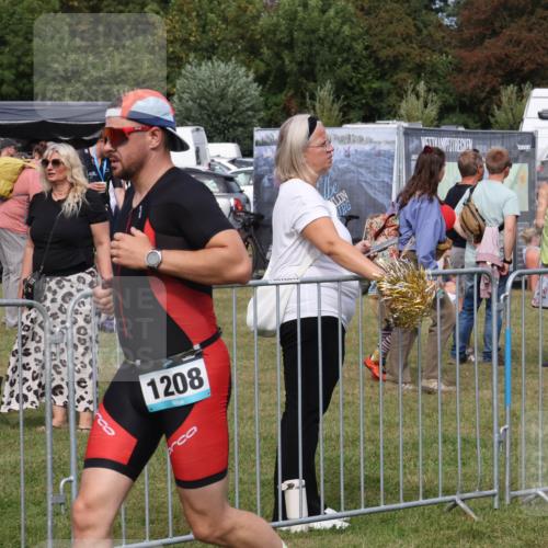 31.08.2025 - Elbe Triathlon Hamburg Luisa Fischer http://msf.ph/oto/8673203 31.08.2025 11:01:28 Laufen 1208 meine-sportfotos.de