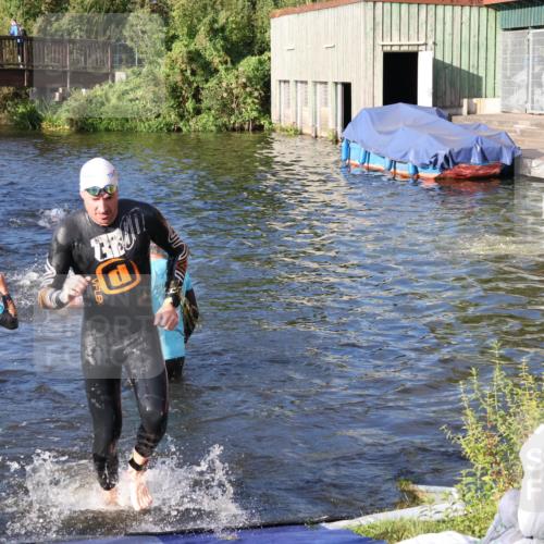 31.08.2025 - Elbe Triathlon Hamburg Luisa Fischer http://msf.ph/oto/8673228 31.08.2025 08:42:23 Schwimmen 276, 300, 352 meine-sportfotos.de