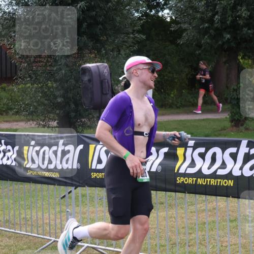 31.08.2025 - Elbe Triathlon Hamburg Luisa Fischer http://msf.ph/oto/8673266 31.08.2025 11:01:53 Laufen 26 meine-sportfotos.de