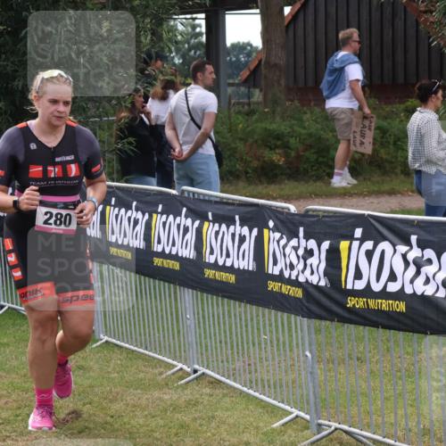 31.08.2025 - Elbe Triathlon Hamburg Luisa Fischer http://msf.ph/oto/8673271 31.08.2025 11:02:03 Laufen 280 meine-sportfotos.de