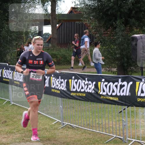 31.08.2025 - Elbe Triathlon Hamburg Luisa Fischer http://msf.ph/oto/8673278 31.08.2025 11:02:04 Laufen 280 meine-sportfotos.de