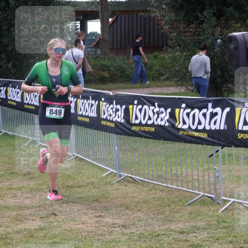 31.08.2025 - Elbe Triathlon Hamburg Luisa Fischer http://msf.ph/oto/8673288 31.08.2025 11:02:06 Laufen 10, 849 meine-sportfotos.de