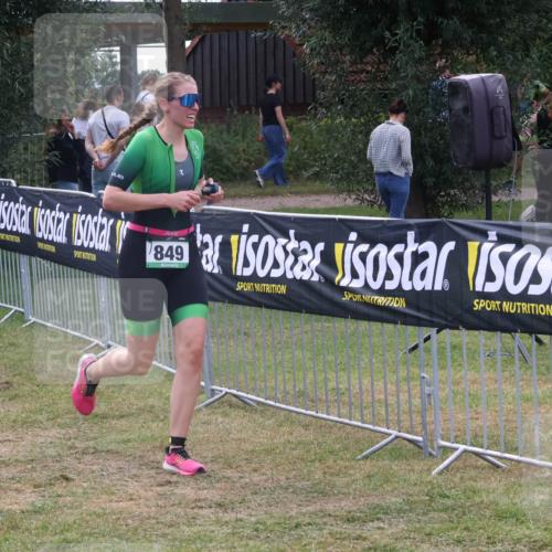 31.08.2025 - Elbe Triathlon Hamburg Luisa Fischer http://msf.ph/oto/8673292 31.08.2025 11:02:06 Laufen 849 meine-sportfotos.de