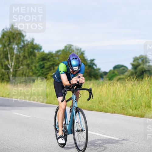 31.08.2025 - Elbe Triathlon Hamburg Michael Burmester http://msf.ph/oto/8673301 31.08.2025 10:10:57 Radfahren 521, 606, 627, 692, 785 meine-sportfotos.de