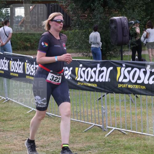 31.08.2025 - Elbe Triathlon Hamburg Luisa Fischer http://msf.ph/oto/8673325 31.08.2025 11:02:15 Laufen 322 meine-sportfotos.de