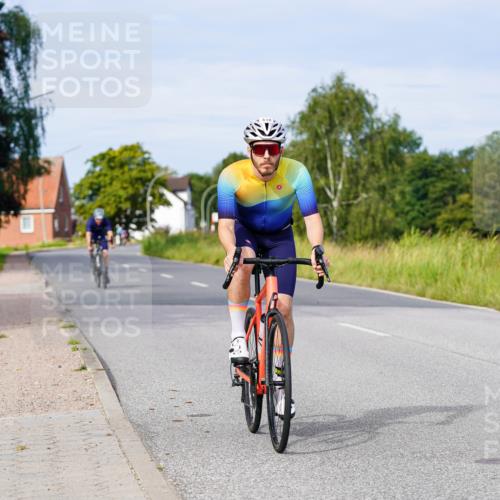 31.08.2025 - Elbe Triathlon Hamburg Michael Burmester http://msf.ph/oto/8673327 31.08.2025 10:11:06 Radfahren 418, 576 meine-sportfotos.de