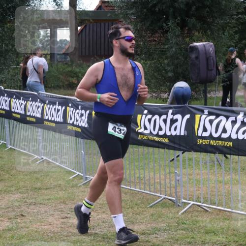 31.08.2025 - Elbe Triathlon Hamburg Luisa Fischer http://msf.ph/oto/8673343 31.08.2025 11:02:49 Laufen 432 meine-sportfotos.de