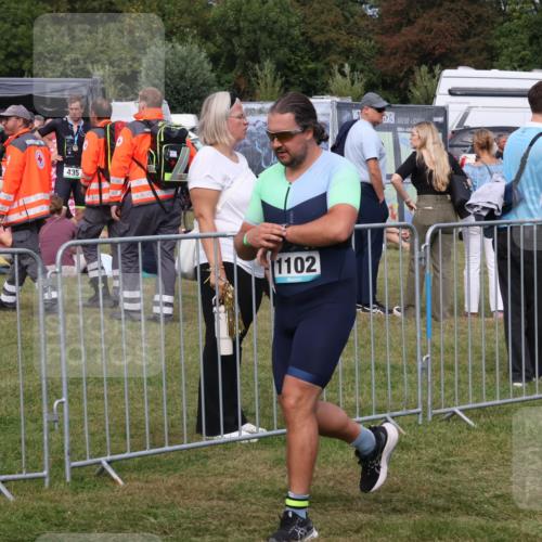 31.08.2025 - Elbe Triathlon Hamburg Luisa Fischer http://msf.ph/oto/8673363 31.08.2025 11:02:54 Laufen 435, 1102 meine-sportfotos.de