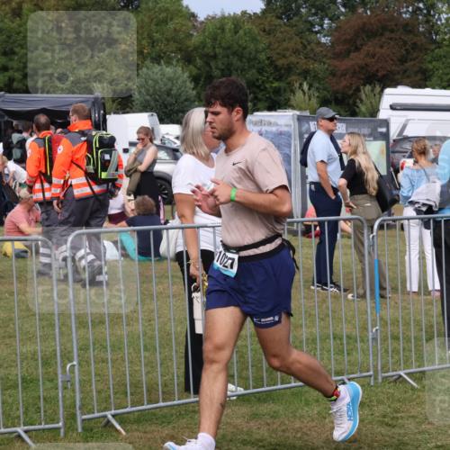 31.08.2025 - Elbe Triathlon Hamburg Luisa Fischer http://msf.ph/oto/8673366 31.08.2025 11:02:56 Laufen 1027 meine-sportfotos.de