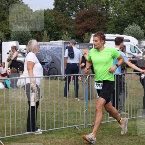 31.08.2025 - Elbe Triathlon Hamburg Luisa Fischer http://msf.ph/oto/8673374 31.08.2025 11:02:58 Laufen 435, 1216 meine-sportfotos.de