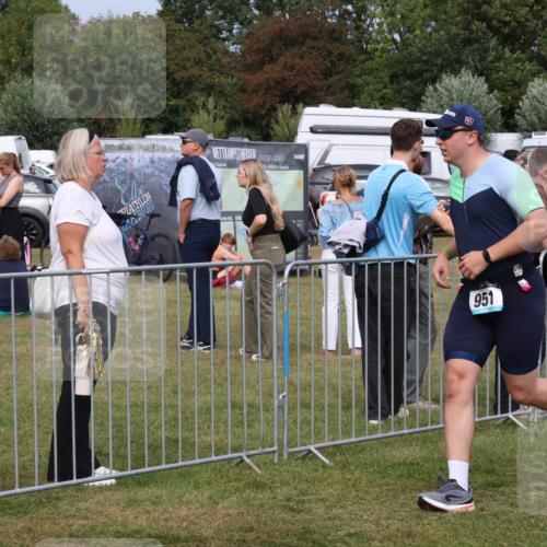 31.08.2025 - Elbe Triathlon Hamburg Luisa Fischer http://msf.ph/oto/8673377 31.08.2025 11:03:00 Laufen 435, 951 meine-sportfotos.de