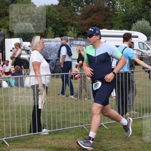 31.08.2025 - Elbe Triathlon Hamburg Luisa Fischer http://msf.ph/oto/8673380 31.08.2025 11:03:00 Laufen 435, 2, 951 meine-sportfotos.de