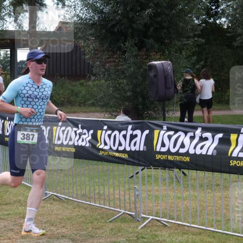 31.08.2025 - Elbe Triathlon Hamburg Luisa Fischer http://msf.ph/oto/8673387 31.08.2025 11:03:07 Laufen 387 meine-sportfotos.de