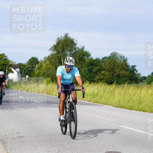 31.08.2025 - Elbe Triathlon Hamburg Michael Burmester http://msf.ph/oto/8673389 31.08.2025 10:11:28 Radfahren 483, 650, 797, 830, 840, 853, 894 meine-sportfotos.de