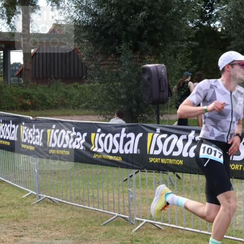 31.08.2025 - Elbe Triathlon Hamburg Luisa Fischer http://msf.ph/oto/8673396 31.08.2025 11:03:09 Laufen 1017 meine-sportfotos.de