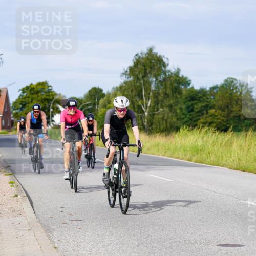 31.08.2025 - Elbe Triathlon Hamburg Michael Burmester http://msf.ph/oto/8673397 31.08.2025 10:11:29 Radfahren 483, 650, 830, 840, 853, 870, 894 meine-sportfotos.de