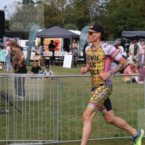 31.08.2025 - Elbe Triathlon Hamburg Luisa Fischer http://msf.ph/oto/8673401 31.08.2025 11:03:18 Laufen 1992, 7, 435 meine-sportfotos.de
