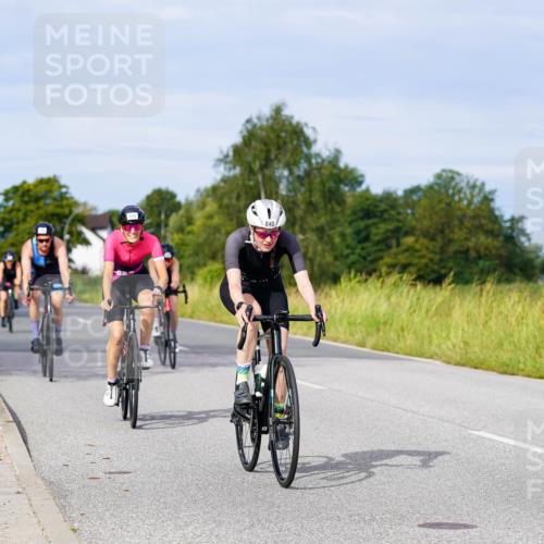 31.08.2025 - Elbe Triathlon Hamburg Michael Burmester http://msf.ph/oto/8673403 31.08.2025 10:11:30 Radfahren 483, 650, 830, 840, 853, 870, 894 meine-sportfotos.de