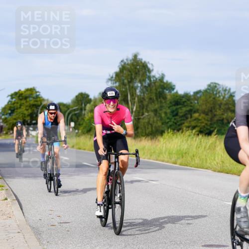 31.08.2025 - Elbe Triathlon Hamburg Michael Burmester http://msf.ph/oto/8673409 31.08.2025 10:11:30 Radfahren 483, 650, 830, 840, 853, 870, 894 meine-sportfotos.de