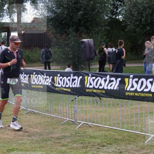 31.08.2025 - Elbe Triathlon Hamburg Luisa Fischer http://msf.ph/oto/8673413 31.08.2025 11:03:36 Laufen 736 meine-sportfotos.de