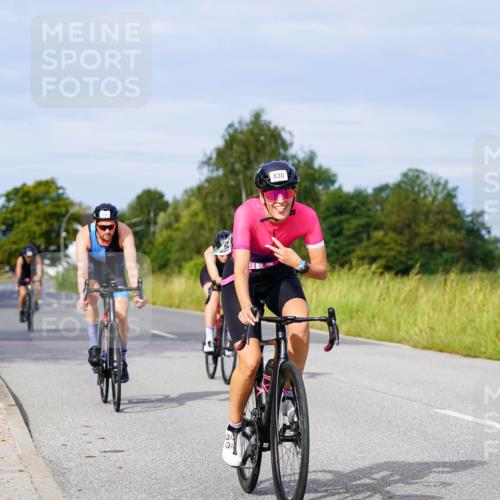 31.08.2025 - Elbe Triathlon Hamburg Michael Burmester http://msf.ph/oto/8673415 31.08.2025 10:11:30 Radfahren 483, 650, 830, 840, 853, 870, 894 meine-sportfotos.de