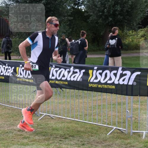 31.08.2025 - Elbe Triathlon Hamburg Luisa Fischer http://msf.ph/oto/8673426 31.08.2025 11:03:42 Laufen 47 meine-sportfotos.de