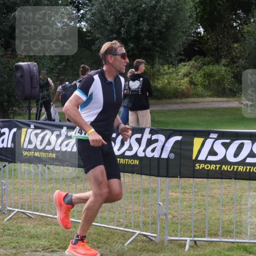 31.08.2025 - Elbe Triathlon Hamburg Luisa Fischer http://msf.ph/oto/8673428 31.08.2025 11:03:42 Laufen  meine-sportfotos.de