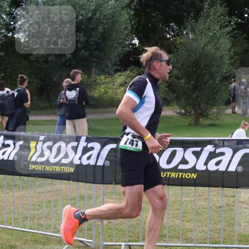 31.08.2025 - Elbe Triathlon Hamburg Luisa Fischer http://msf.ph/oto/8673430 31.08.2025 11:03:43 Laufen 747 meine-sportfotos.de
