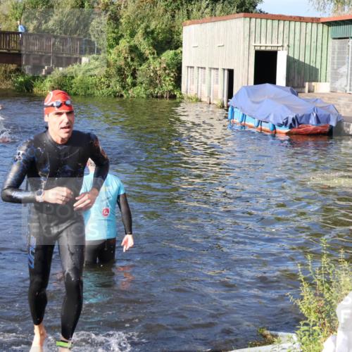 31.08.2025 - Elbe Triathlon Hamburg Luisa Fischer http://msf.ph/oto/8673446 31.08.2025 08:43:29 Schwimmen 248, 381 meine-sportfotos.de