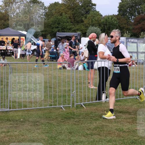 31.08.2025 - Elbe Triathlon Hamburg Luisa Fischer http://msf.ph/oto/8673486 31.08.2025 11:04:23 Laufen 1119 meine-sportfotos.de
