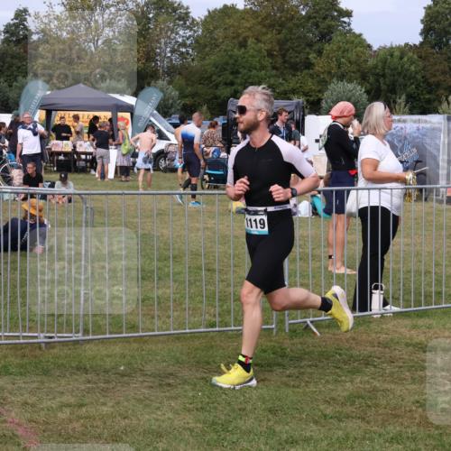 31.08.2025 - Elbe Triathlon Hamburg Luisa Fischer http://msf.ph/oto/8673490 31.08.2025 11:04:24 Laufen 1902, 1119 meine-sportfotos.de