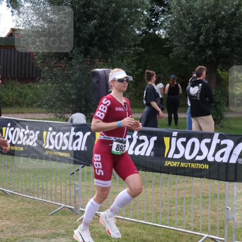 31.08.2025 - Elbe Triathlon Hamburg Luisa Fischer http://msf.ph/oto/8673496 31.08.2025 11:04:50 Laufen 614, 893 meine-sportfotos.de