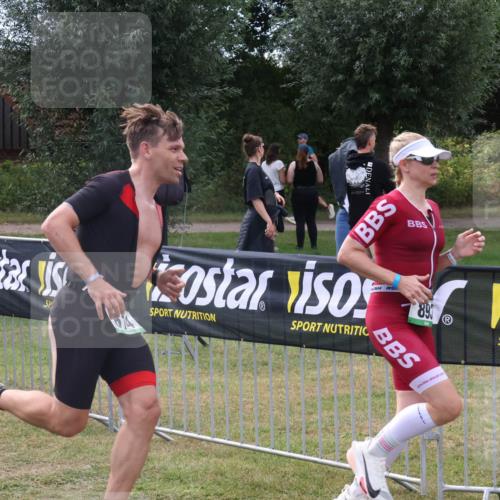 31.08.2025 - Elbe Triathlon Hamburg Luisa Fischer http://msf.ph/oto/8673500 31.08.2025 11:04:51 Laufen 893 meine-sportfotos.de