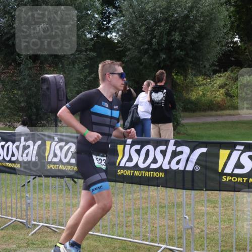 31.08.2025 - Elbe Triathlon Hamburg Luisa Fischer http://msf.ph/oto/8673508 31.08.2025 11:04:52 Laufen 7001, 523, 1007 meine-sportfotos.de