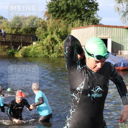 31.08.2025 - Elbe Triathlon Hamburg Luisa Fischer http://msf.ph/oto/8673516 31.08.2025 08:43:57 Schwimmen 279, 283, 370, 375 meine-sportfotos.de