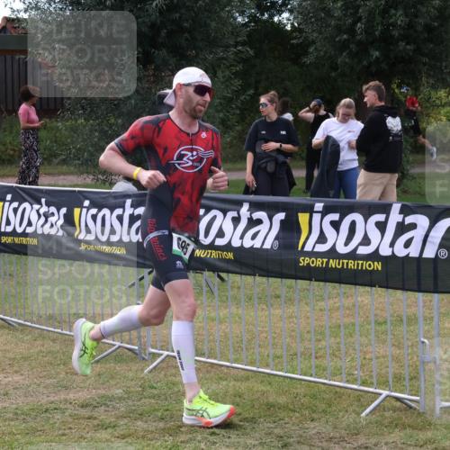 31.08.2025 - Elbe Triathlon Hamburg Luisa Fischer http://msf.ph/oto/8673517 31.08.2025 11:04:57 Laufen 95 meine-sportfotos.de